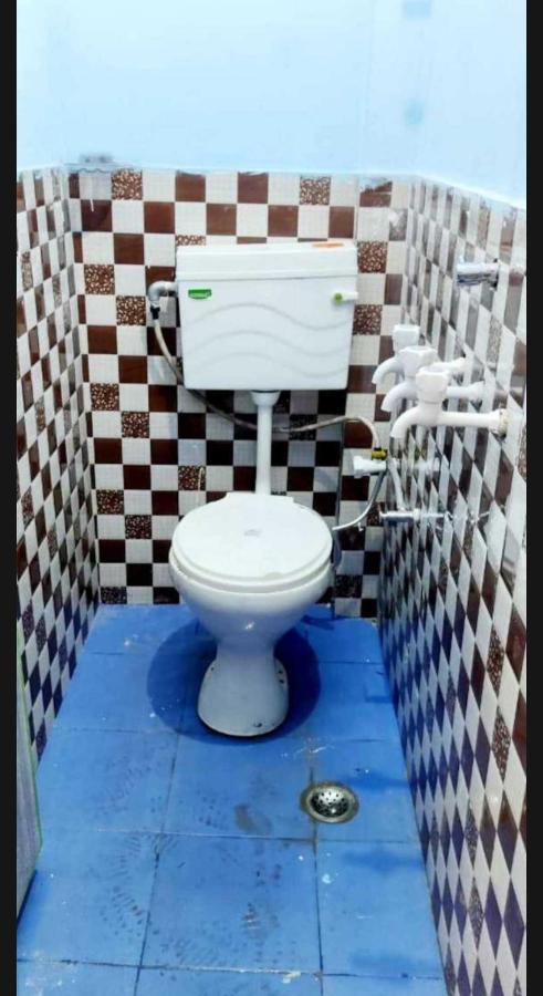 Oyo 81087 Hotel Relax Inn Hāthras المظهر الخارجي الصورة