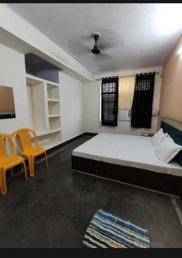 Oyo 81087 Hotel Relax Inn Hāthras المظهر الخارجي الصورة