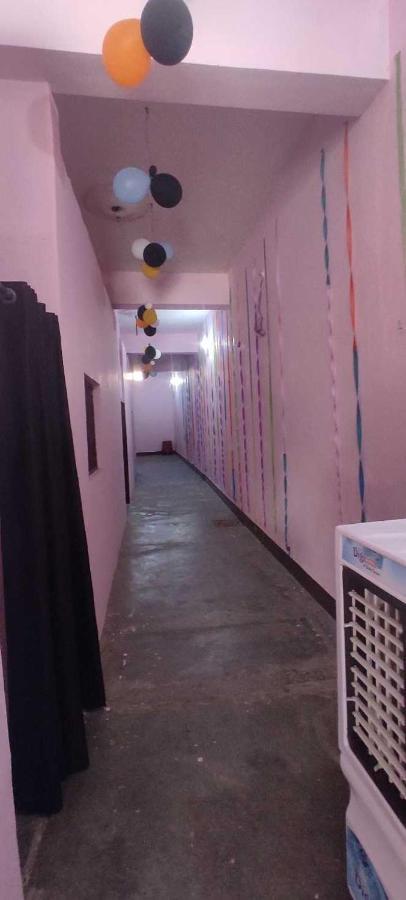 Oyo 81087 Hotel Relax Inn Hāthras المظهر الخارجي الصورة