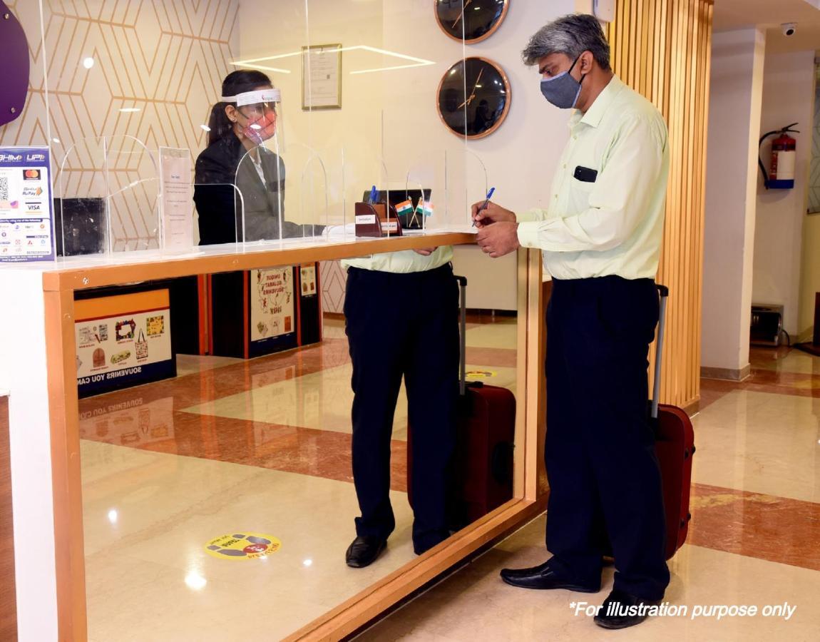 Oyo 81087 Hotel Relax Inn Hāthras المظهر الخارجي الصورة